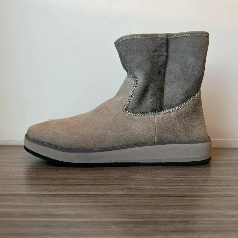 OluKai Paina Hulu Women's Boots Booties $160 in Fog Grey